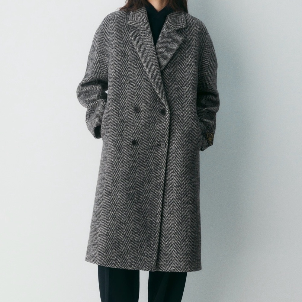 Aritzia slouch in herringbone Black and white wool Coat